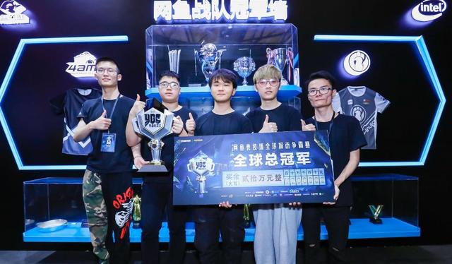 她从少年时 她从少年时