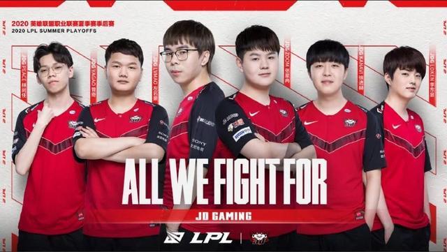 一个现实 一个现实