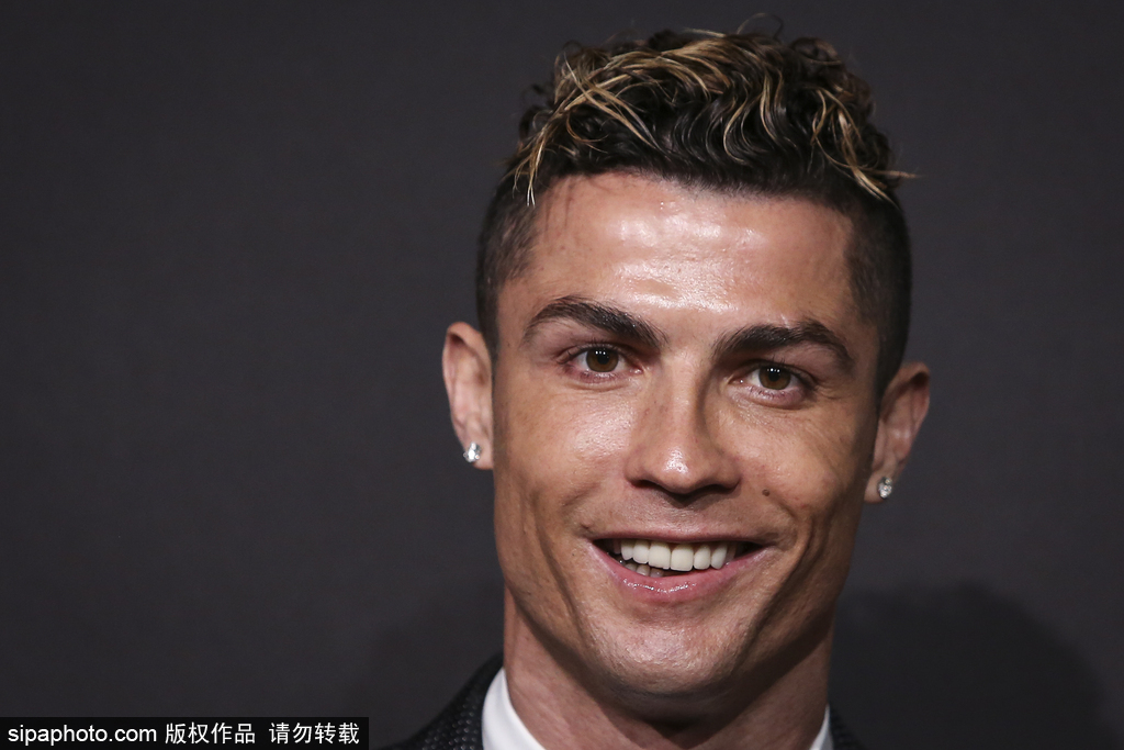 展现出强大 展现出强大